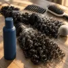 Comment maîtriser le shampoing sec sur cheveux bouclés et texturés sans casser les boucles