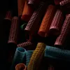 Lissage sur cheveux bouclés et texturés : choisir la bonne méthode sans sacrifier la santé de la fibre
