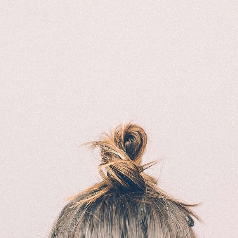 Les bienfaits de la kératine pour les cheveux bouclés et texturés