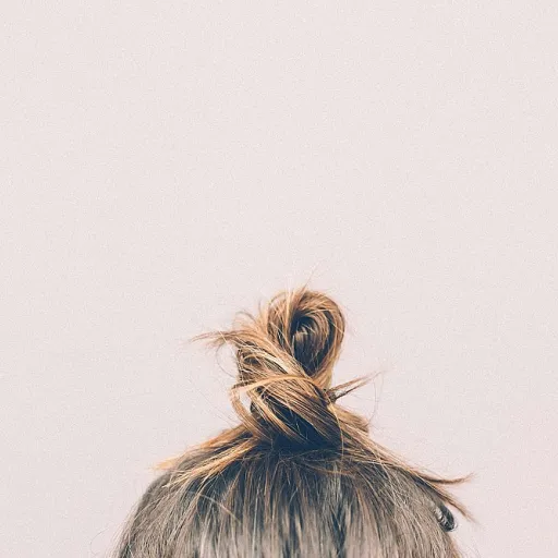 Les défis des femmes aux cheveux frisés