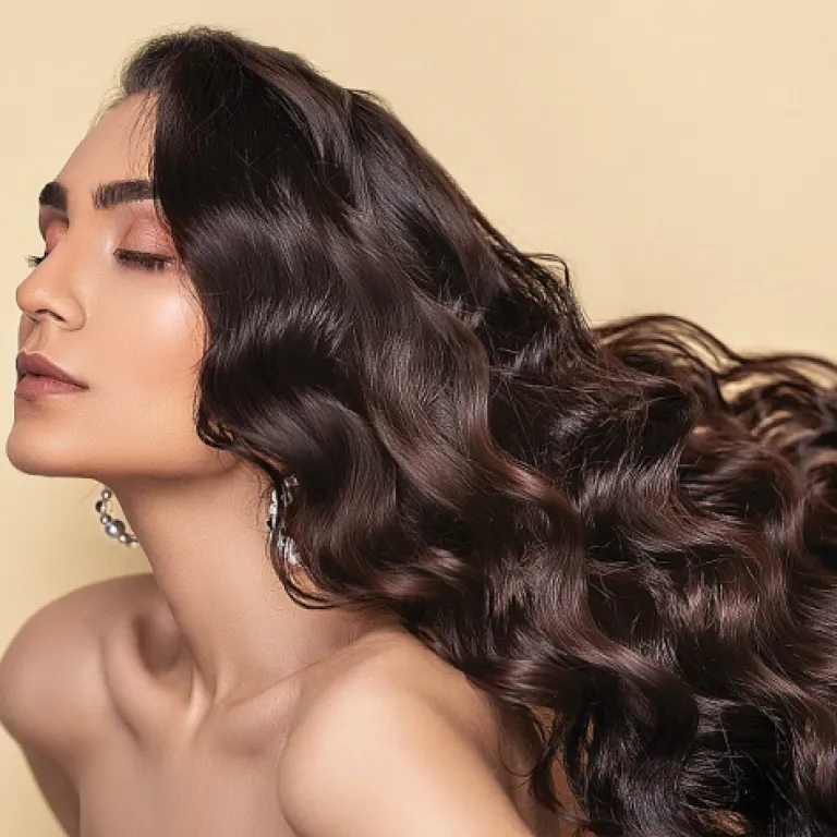 Pousse des cheveux : produits et rituels ciblés pour sublimer les boucles