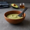 Masque maison pour cheveux bouclés : 4 recettes simples et celles qui ne servent à rien